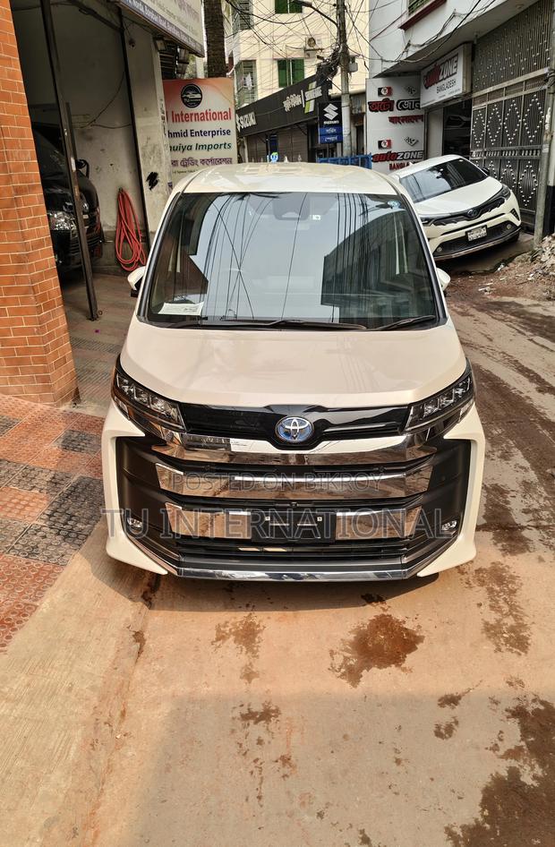 Toyota Noah HV PUSH 2 DOOR POWER 2022