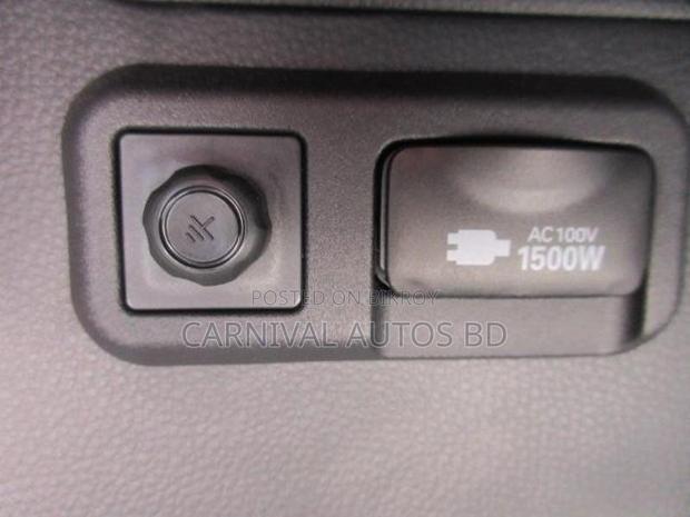 Toyota Noah SZ Hybrid 2022