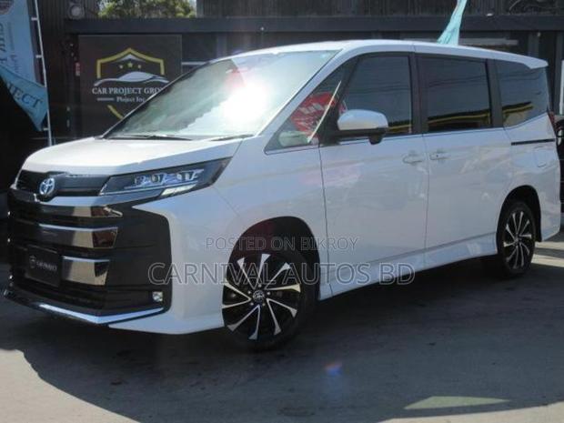 Toyota Noah SZ Hybrid 2022