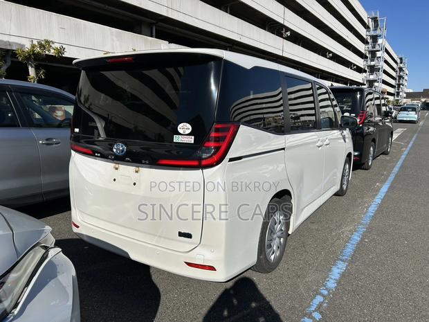 Toyota Noah X HYB 62000KM 2020
