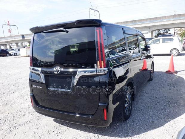 Toyota Esquire Non Hybrid Gi Black 2020