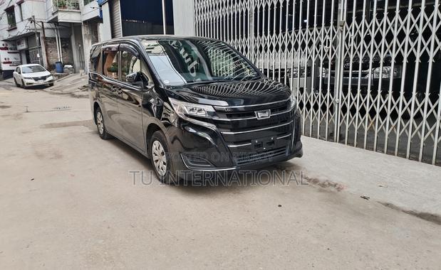 Toyota Noah NON HYBRID UNIT.. 2020