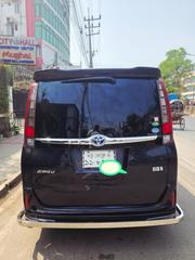 Toyota Esquire hybrid 2015 for sale