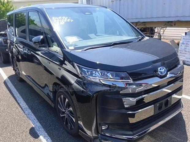Toyota Noah SZ 24841km HB AG 3.5 2022