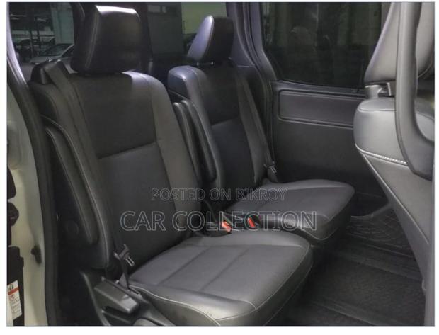 Toyota Esquire Gi Sunroof 2021