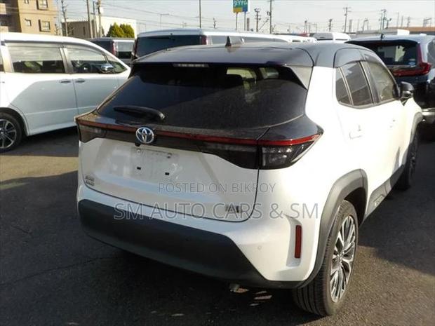 Toyota Yaris Cross Z Pearl & Black 2021