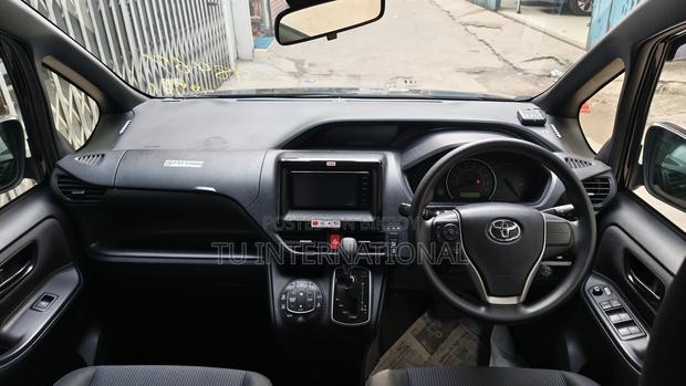 Toyota Noah KEY NON HYBRID PKG 2020