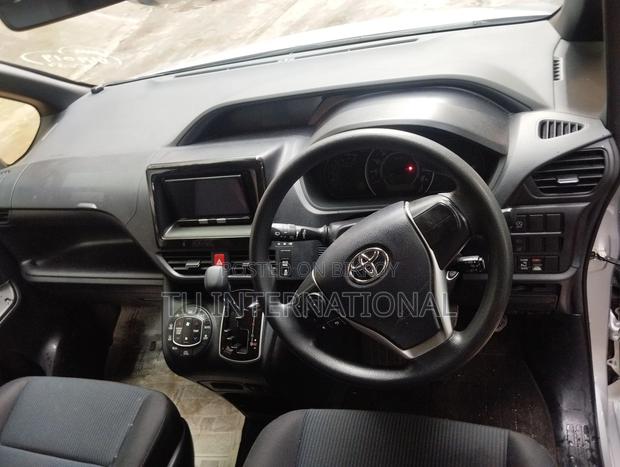 Toyota Noah KEY NON HYBRID PKG 2020