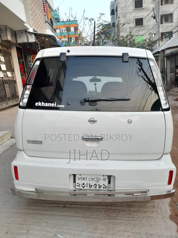 Nissan Cube . 2002