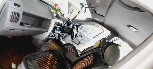 Nissan Cube . 2002