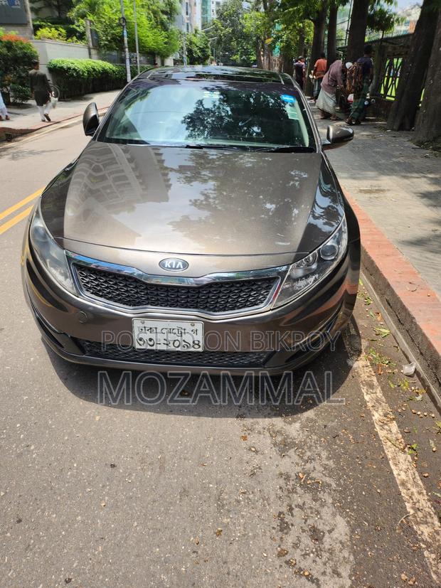 Kia Optima . 2011