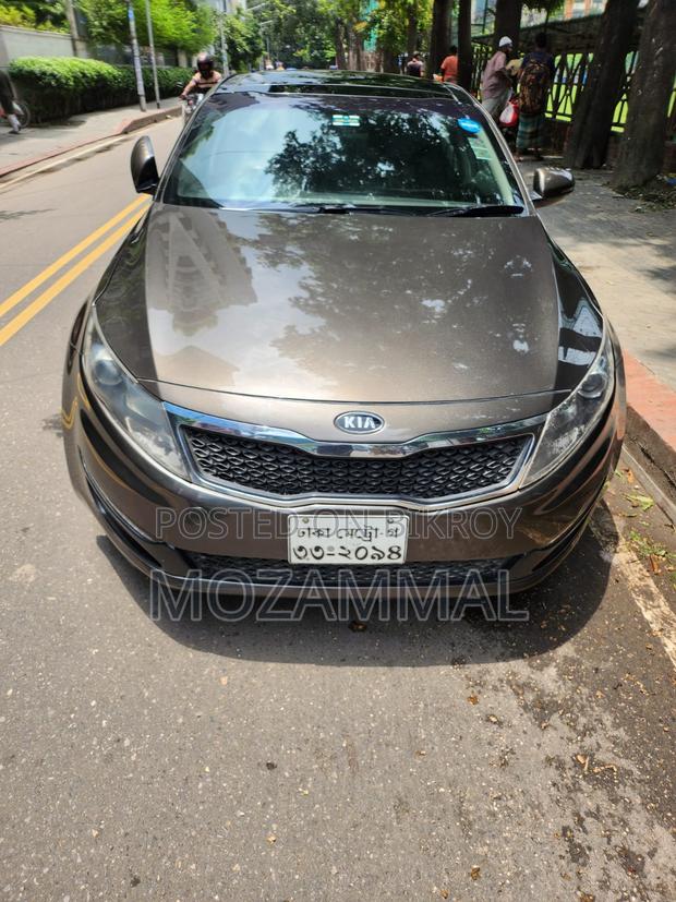 Kia Optima . 2011