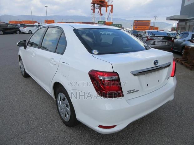 Toyota Axio EX HYBRID 2021