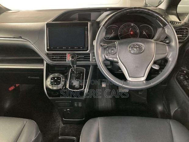 Toyota Esquire GI PKG NON HYB 2021
