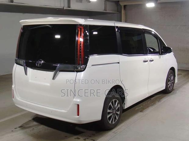Toyota Esquire GI PKG NON HYB 2021