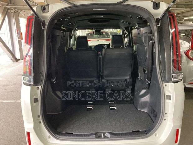 Toyota Esquire GI PKG NON HYB 2021