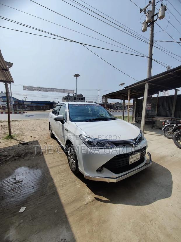 Toyota Axio . 2015