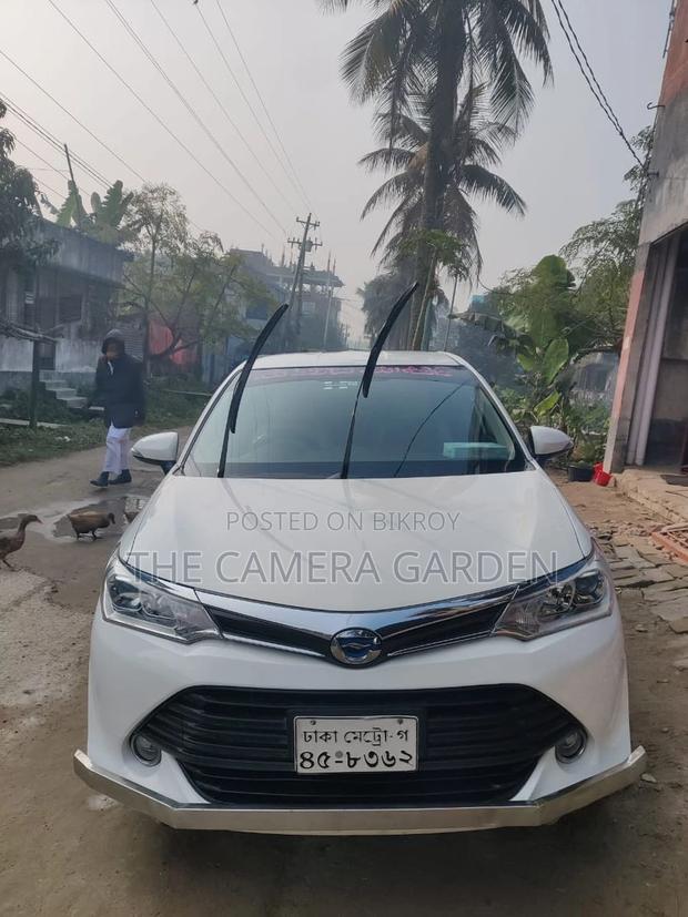 Toyota Axio . 2015