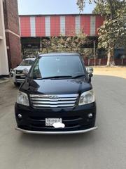 Toyota Noah x 2004 for sale