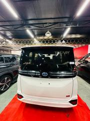 Toyota Voxy S-Z Auto foot step 2022 for sale
