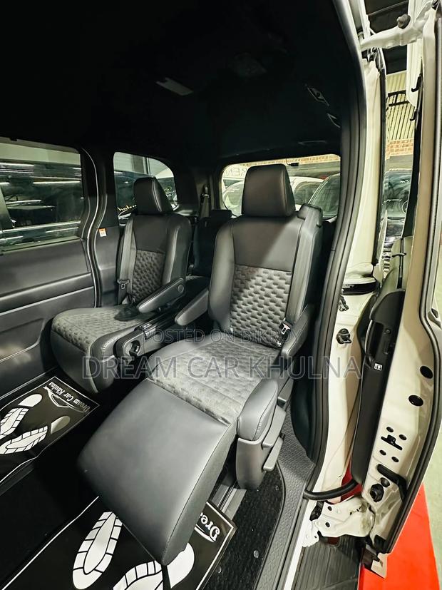 Toyota Voxy S-Z Auto foot step 2022