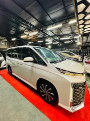 Toyota Voxy S-Z Auto foot step 2022 for sale