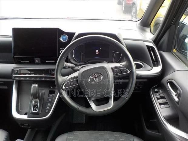 Toyota Voxy SZ HYB 4.5POINT 2023