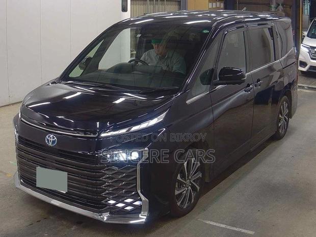 Toyota Voxy SZ HYB 4.5POINT 2023