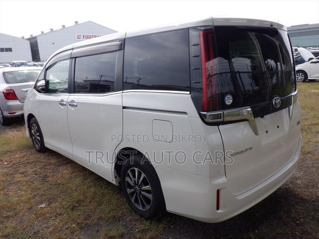 Toyota Esquire GI , HYBRID 2021