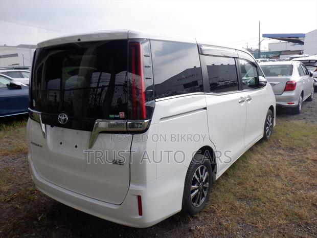 Toyota Esquire GI , HYBRID 2021
