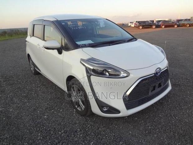 Toyota Sienta G CUERO 2020