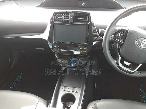 Toyota Prius S Touring Selection 2021