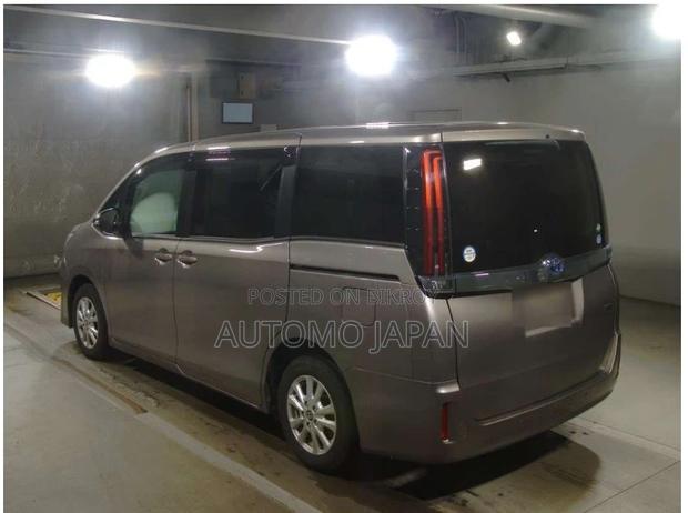 Toyota Noah X 2020