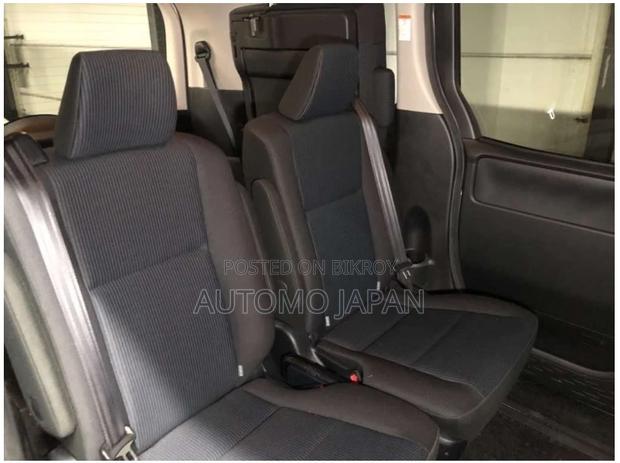 Toyota Noah X 2020