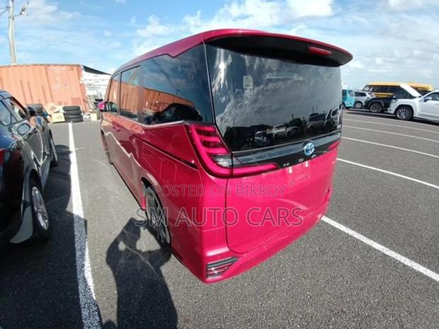 Toyota Noah Hybrid SZ Red Wine 2022