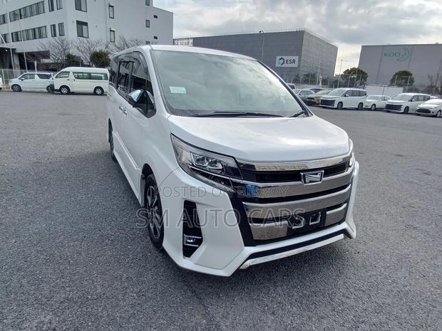 Toyota Noah Non Hybrid WXB Pearl 2021