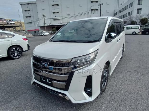 Toyota Noah Non Hybrid WXB Pearl 2021
