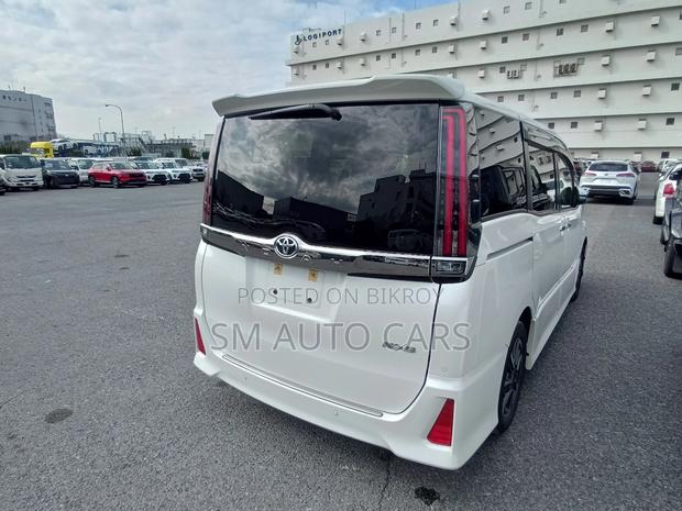 Toyota Noah Non Hybrid WXB Pearl 2021
