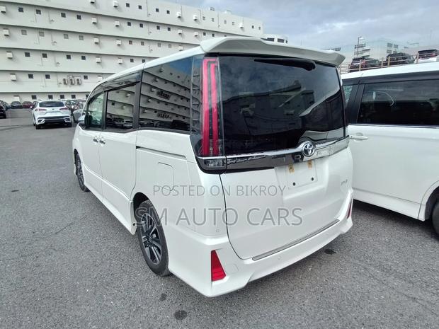 Toyota Noah Non Hybrid WXB Pearl 2021