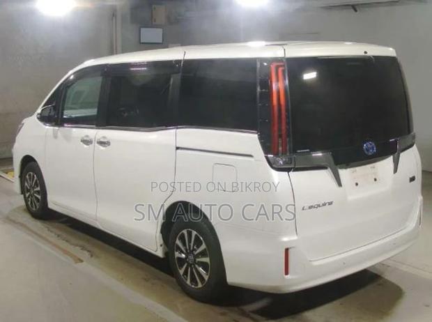 Toyota Esquire Hybrid Gi Pearl 2021