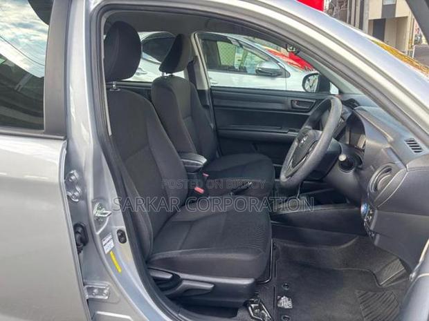 Toyota Axio EX Hybrid 2021