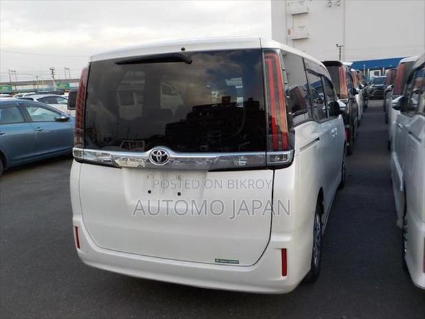 Toyota Noah X LED 2020