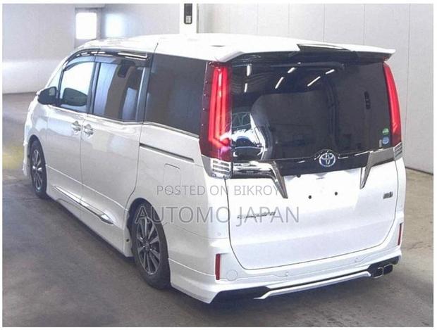 Toyota Esquire GI Premium 2020