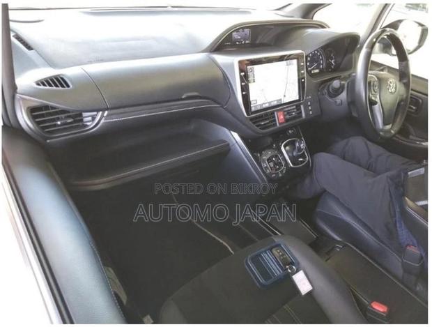 Toyota Esquire GI Premium 2020