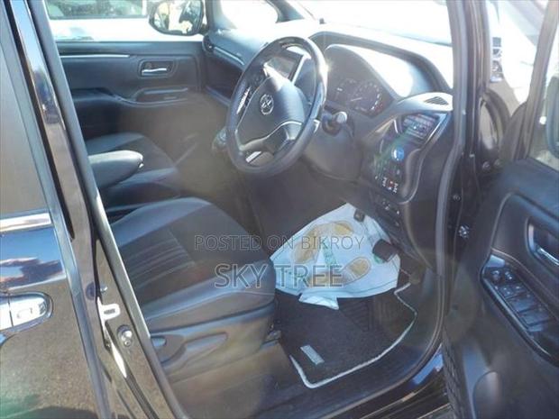 Toyota Esquire Gi Pre. Package 2021