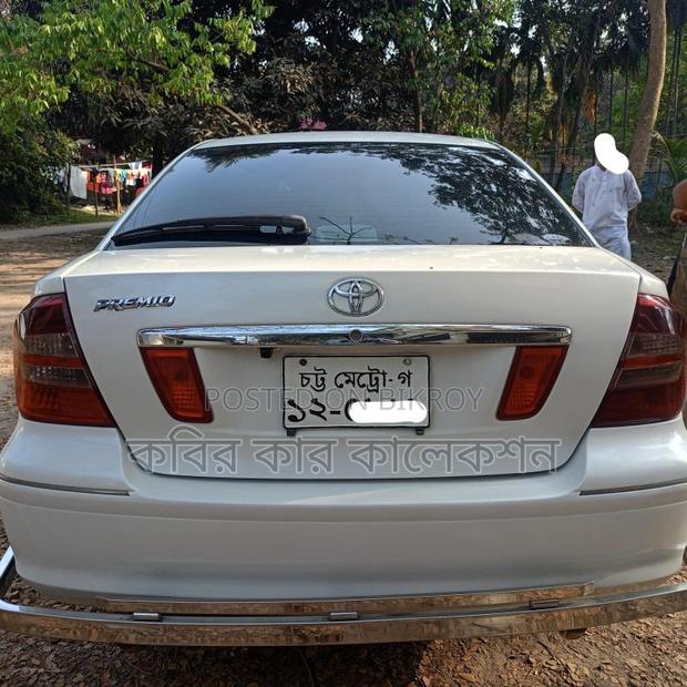 Toyota Premio white 2005