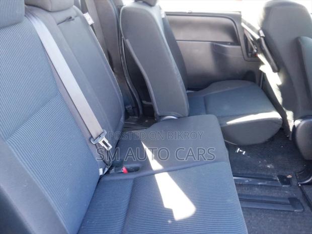 Toyota Noah Non Hybrid X Silver 2020