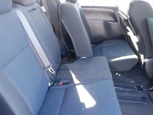 Toyota Noah Non Hybrid X Silver 2020