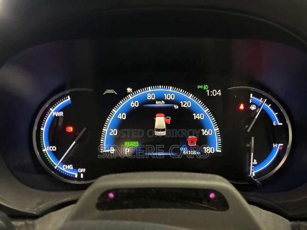 Toyota Noah SZ HYB WITH FOOTSTEP 2023