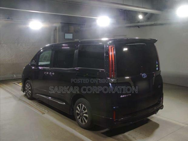Toyota Esquire Gi Premium 2020